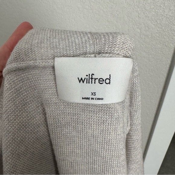 Aritzia Wilfred
Belize Cardigan 100% wool - Picture 11 of 12